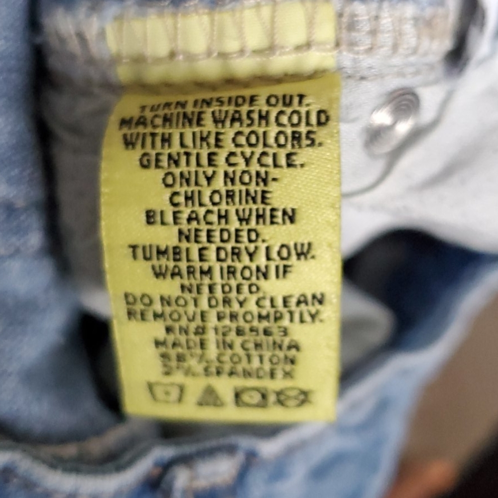 Indigo Rein Distressed Jean Shorts - Picture 7 of 7